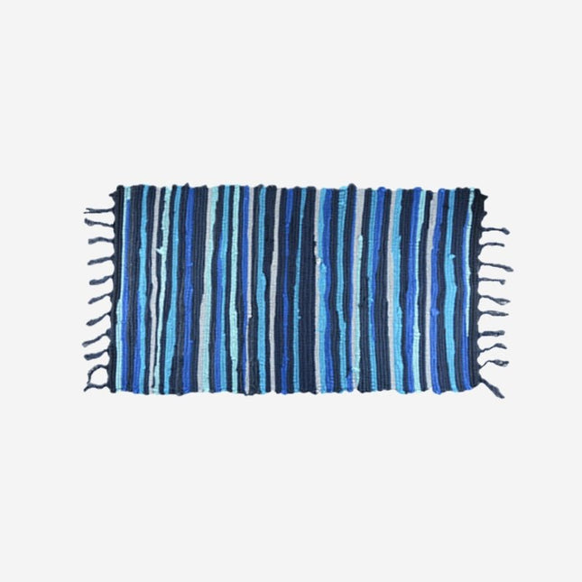 Färgglad vävd trasmatta med fransar