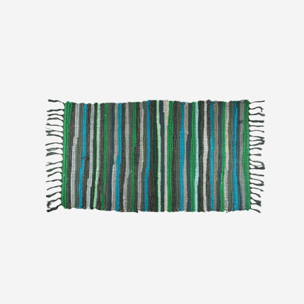 Färgglad vävd trasmatta med fransar