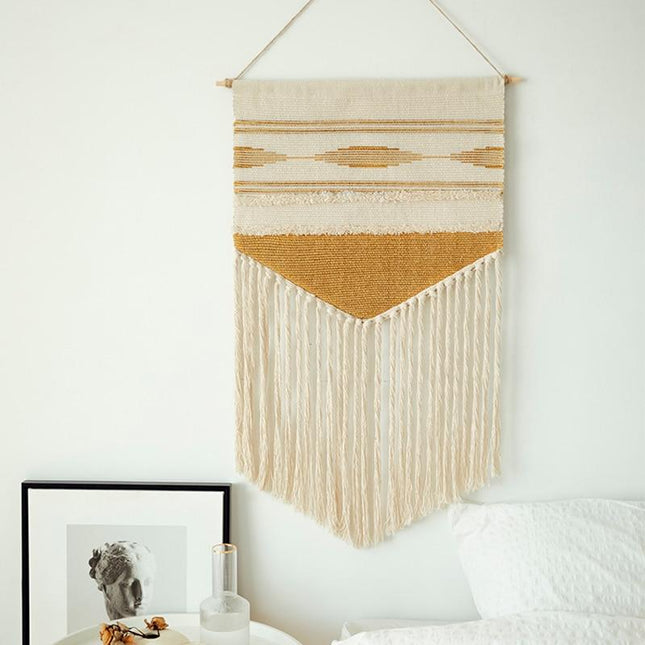 Kamelfärgad väggbonad i boho-stil