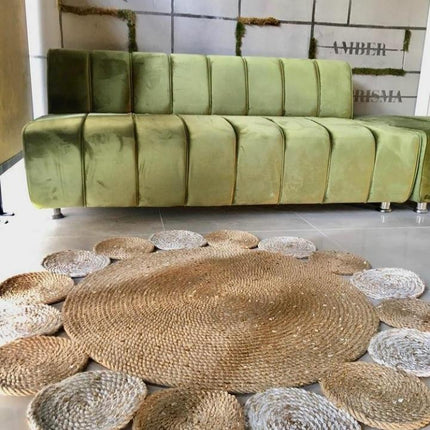 Blomformad jutematta i naturfärger