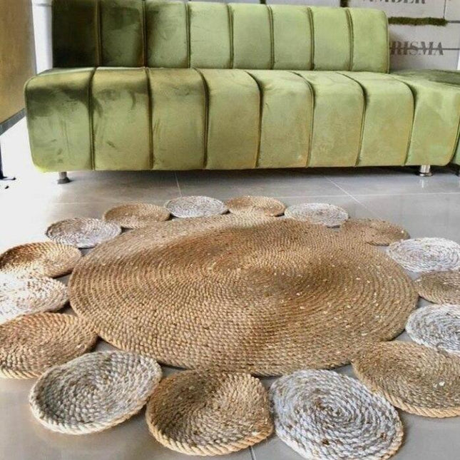 Blomformad jutematta i naturfärger