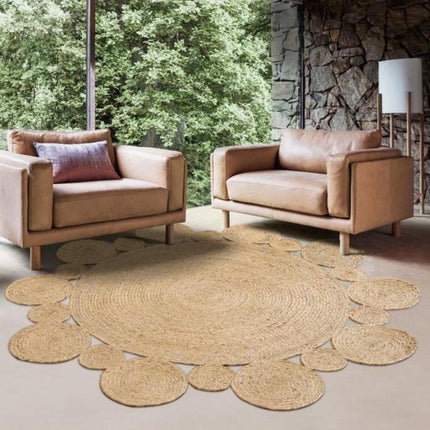 Blomformad handvävd matta i jute