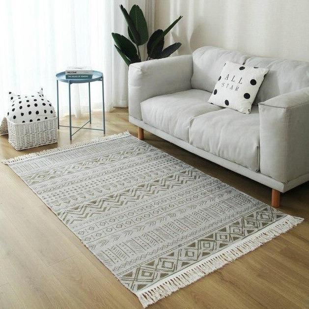 Vardagsrumsmatta i brunt och beige
